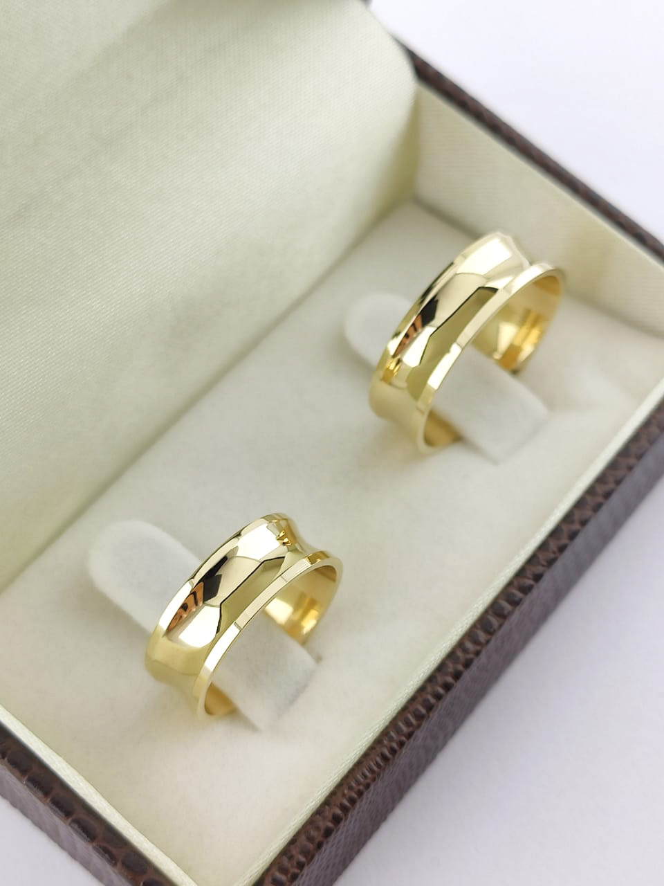 Aliança ouro 18k, 6mm, 10g