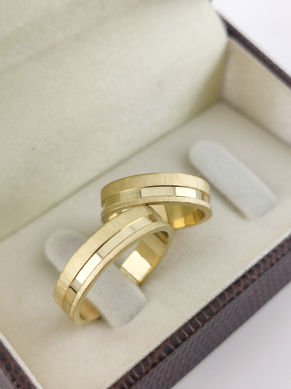 Aliança ouro 18k, 5mm, 10g