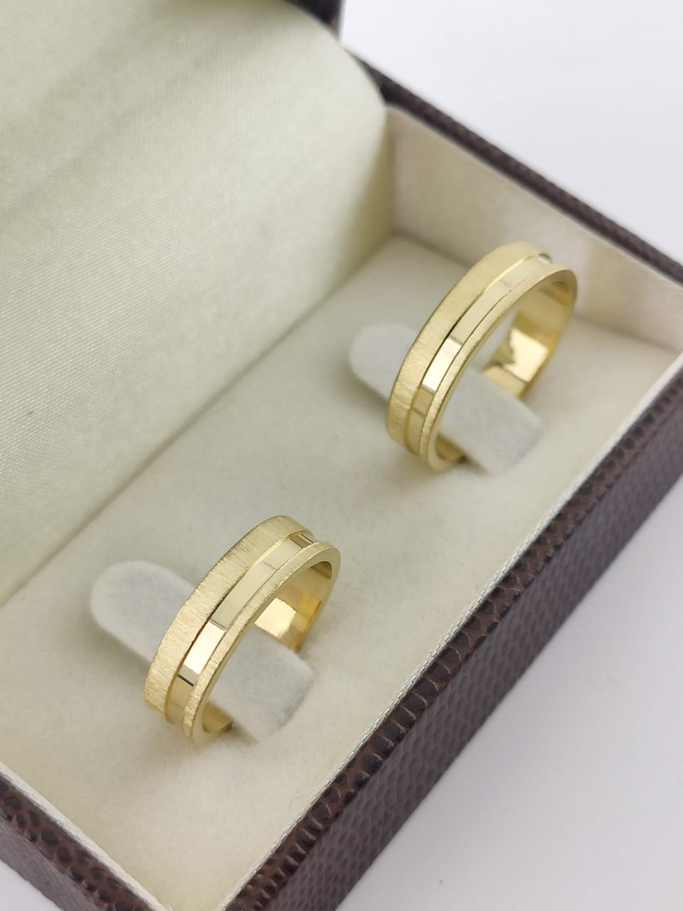Aliança ouro 18k, 5mm, 10g
