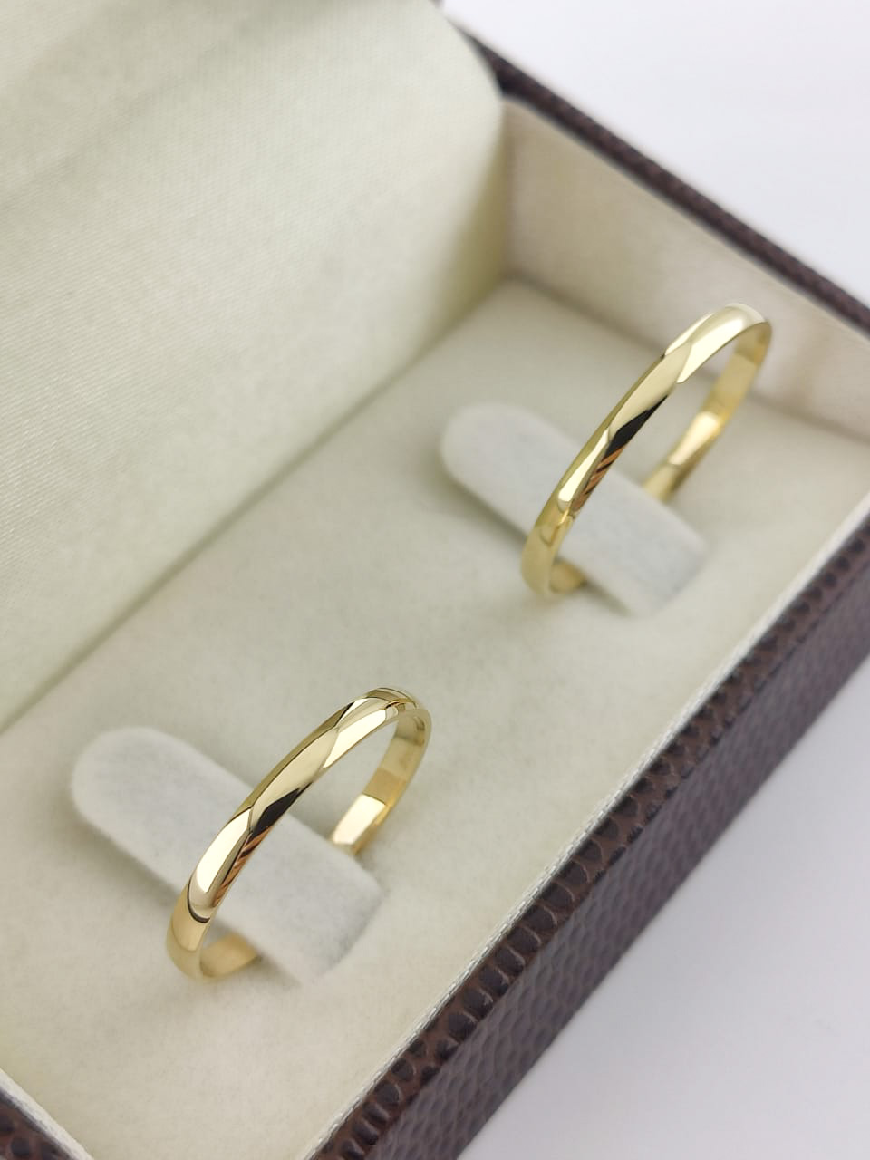 Aliança ouro 18k, 2mm, 3g
