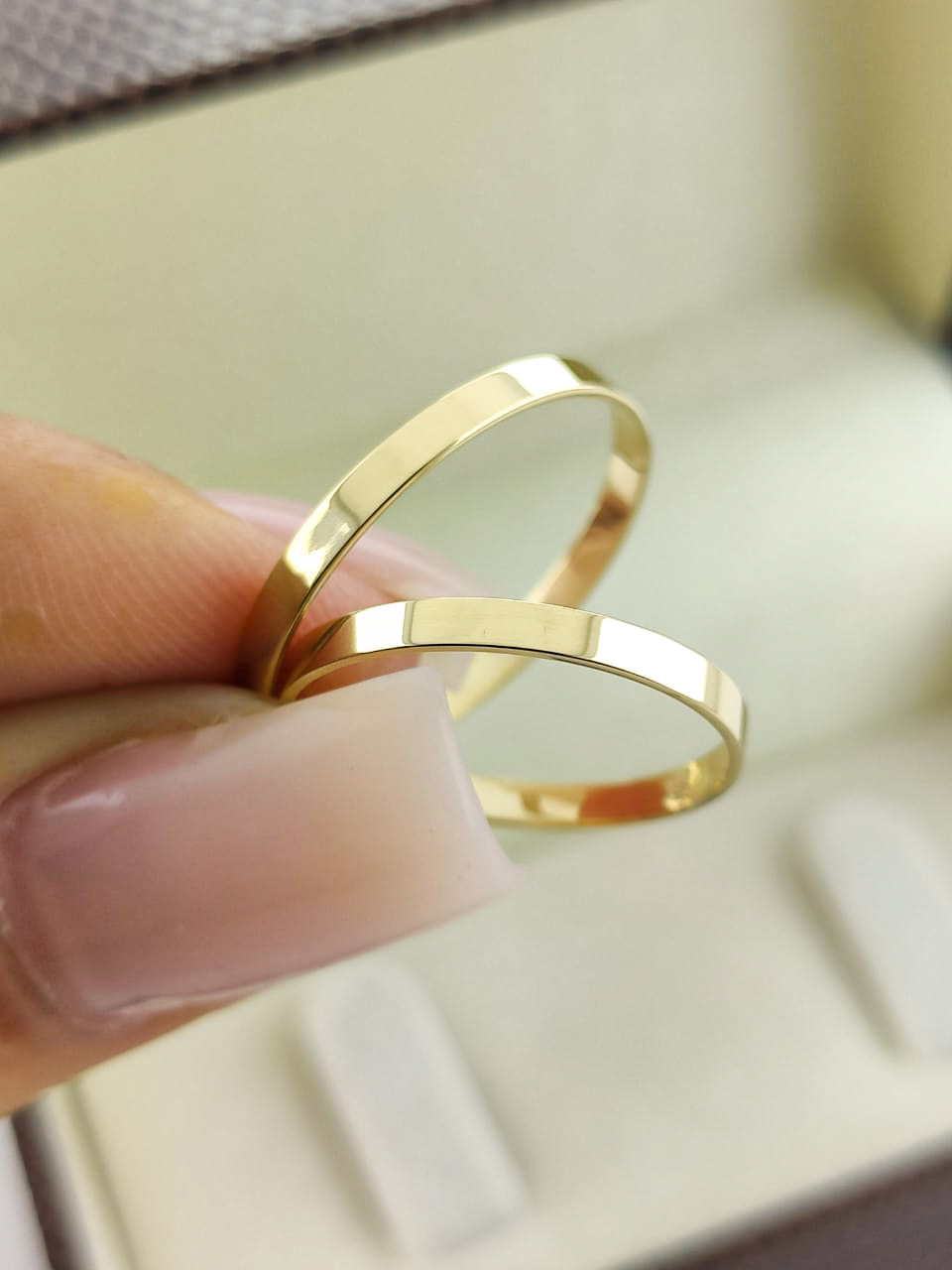 Aliança ouro 18k, 2mm, 2g