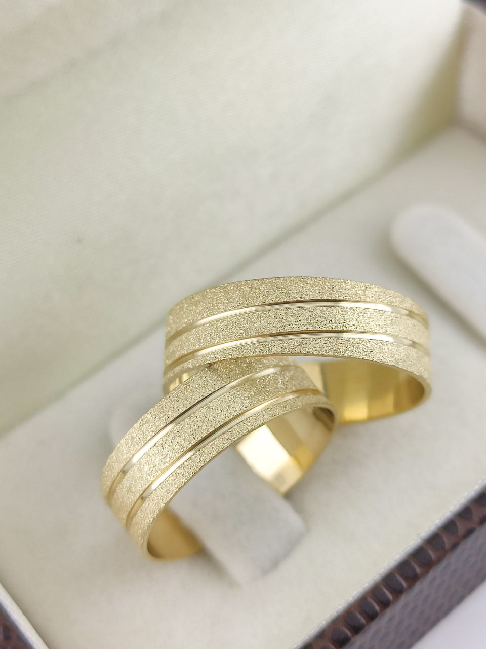 Aliança ouro 18k, 6mm, 10g