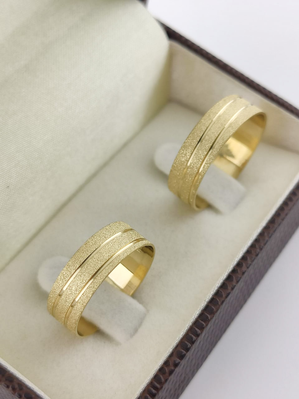 Aliança ouro 18k, 6mm, 10g