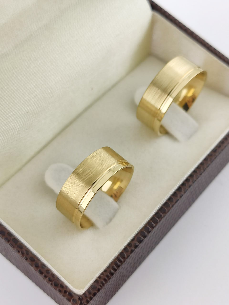 Aliança ouro 18k, 7mm, 12g