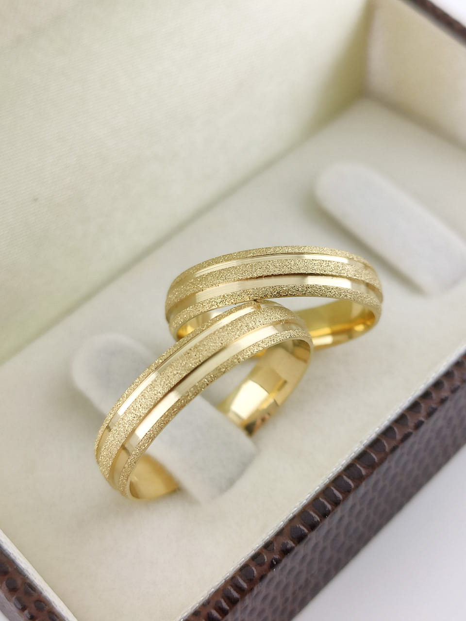Aliança ouro 18k, 4.5mm, 9g