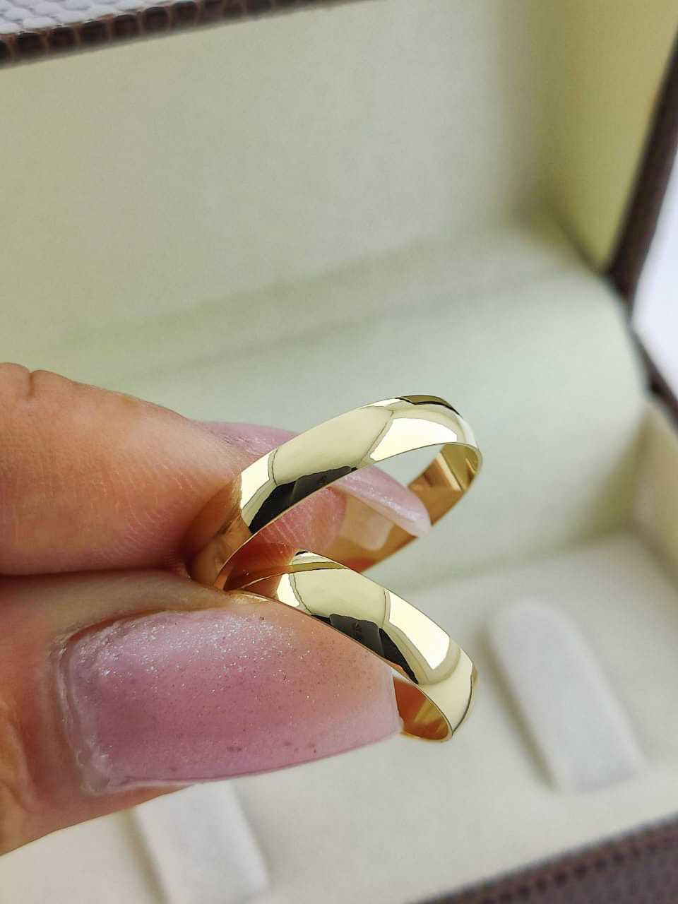 Aliança ouro 18k, 4mm, 6g