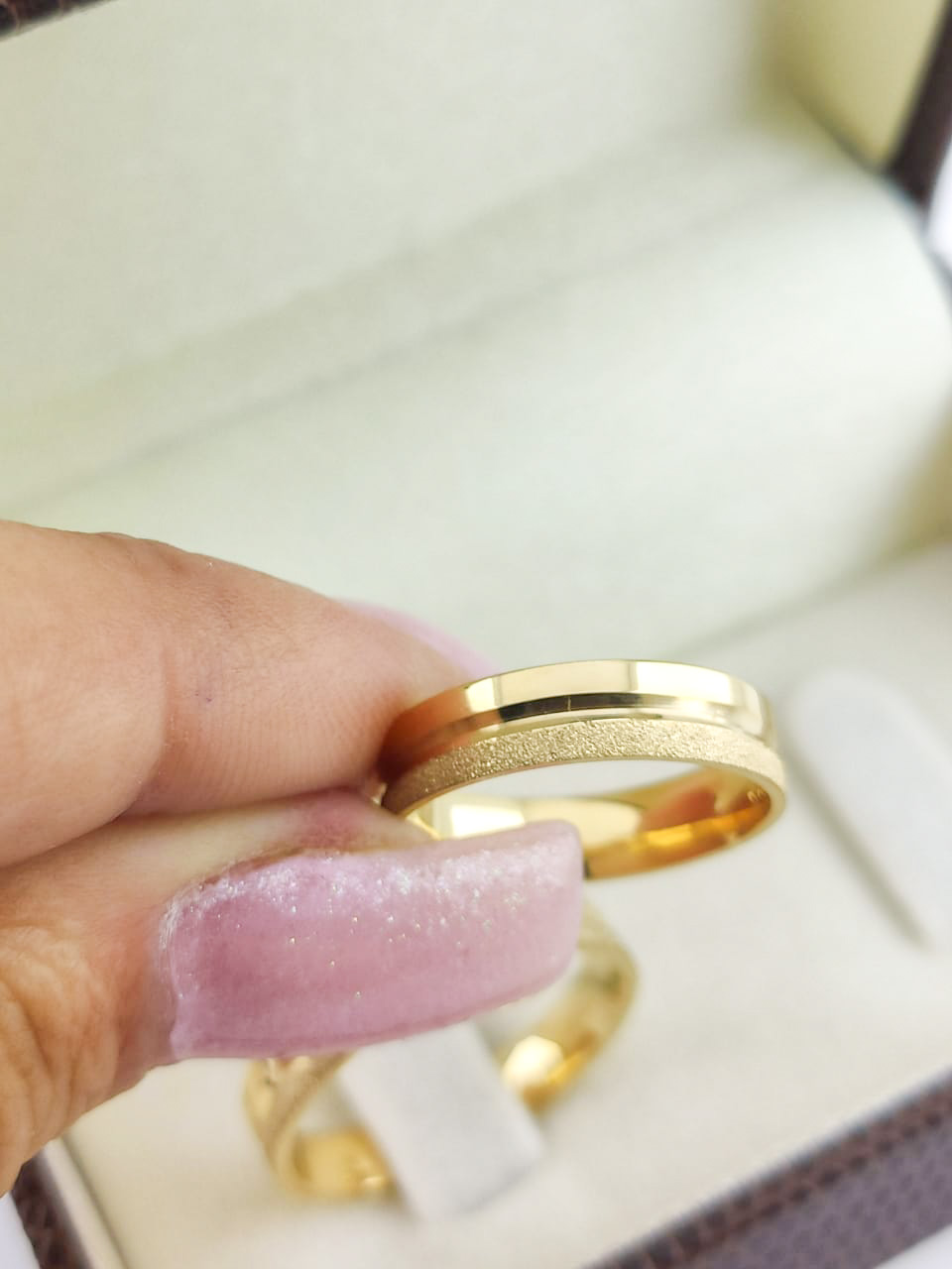 Aliança ouro 18k, 4mm, 8g