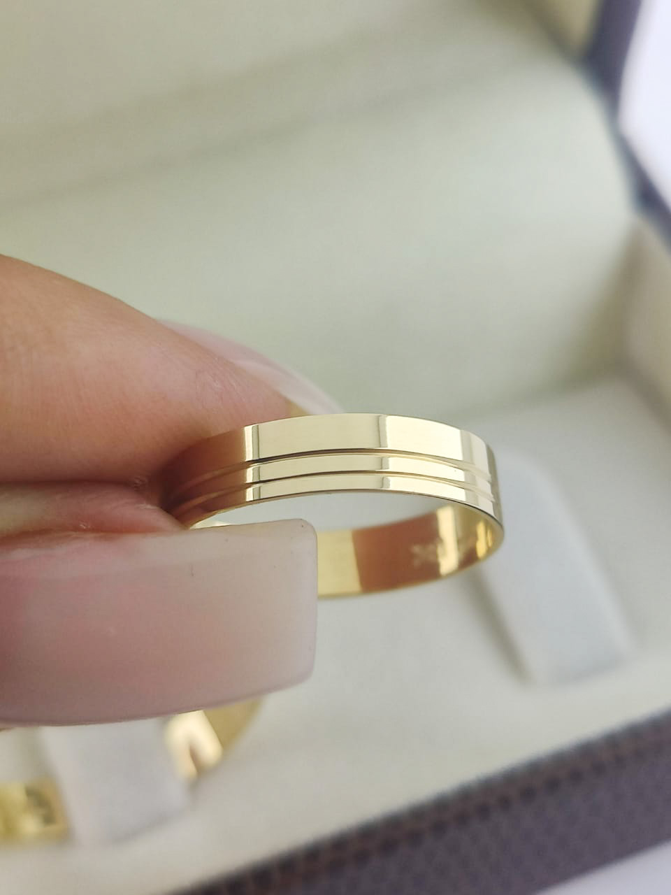 Aliança ouro 18k, 4mm, 7g