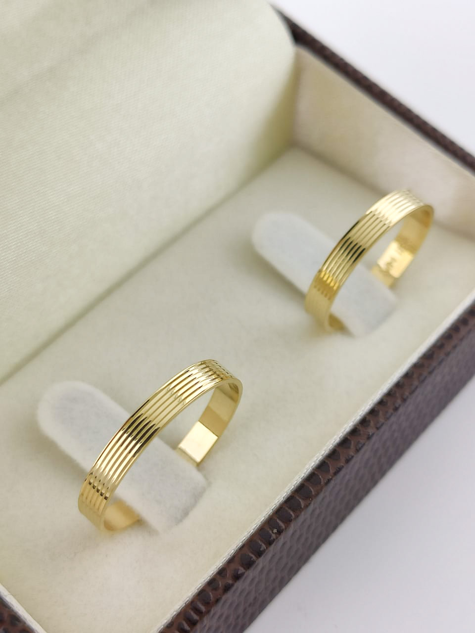Aliança ouro 18k, 3mm, 7g