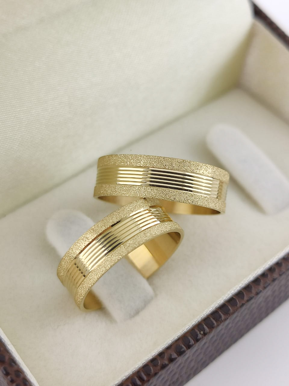 Aliança ouro 18k, 6mm, 10g