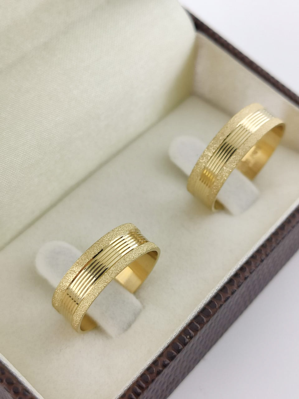 Aliança ouro 18k, 6mm, 10g