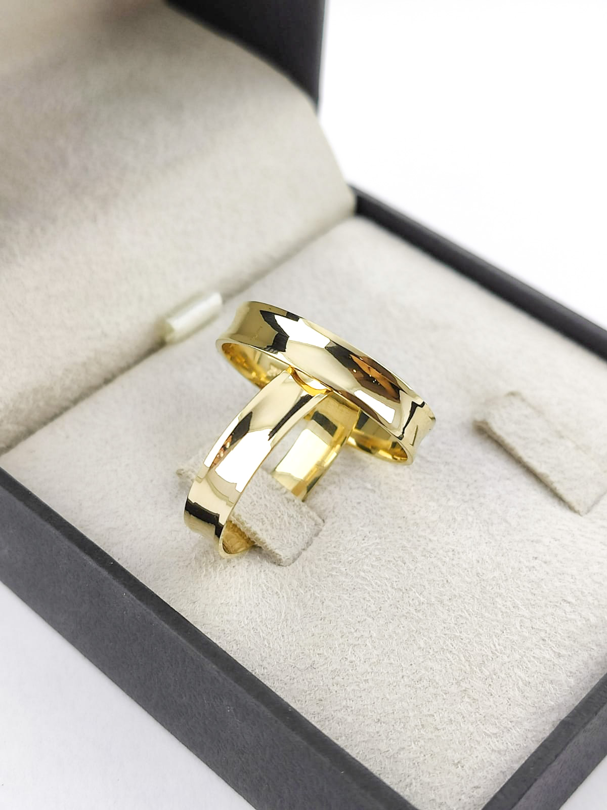 Aliança ouro 18k, 4mm, 8g