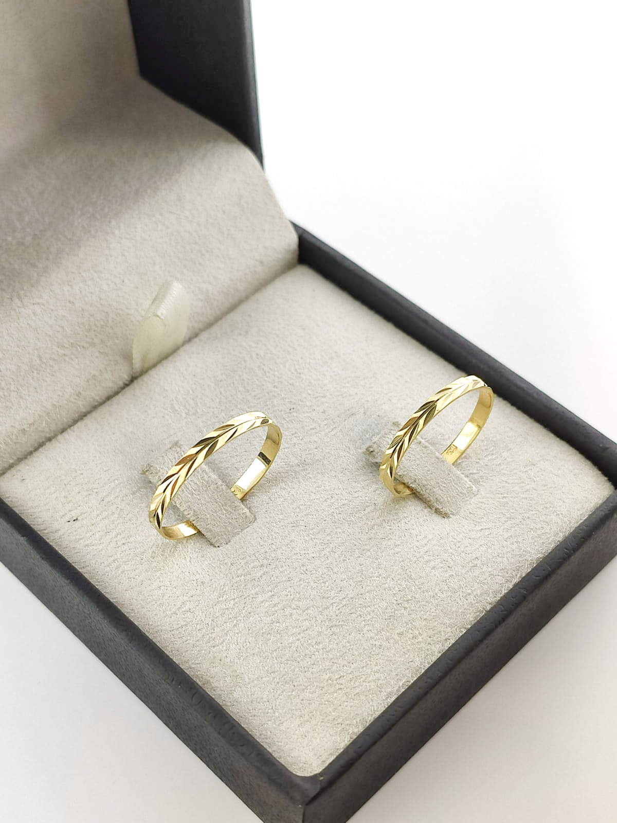 Aliança ouro 18k, 2mm, 5g