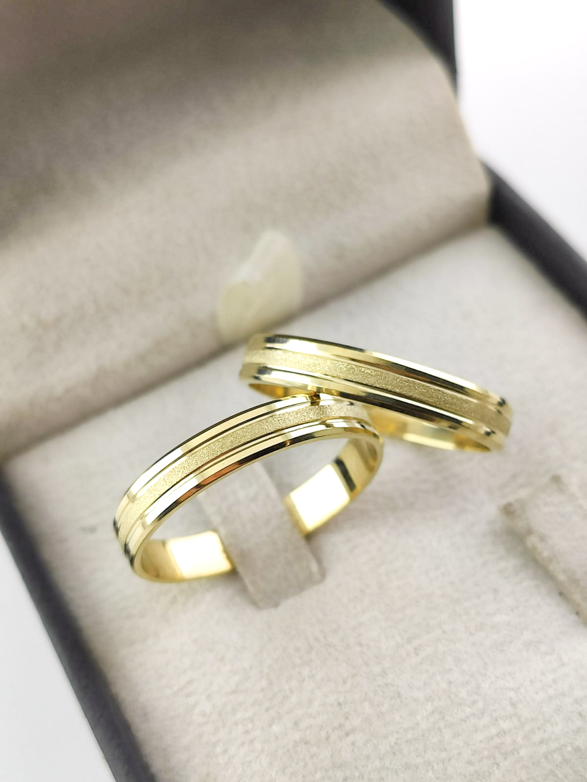 Aliança ouro 18k, 4mm, 7g