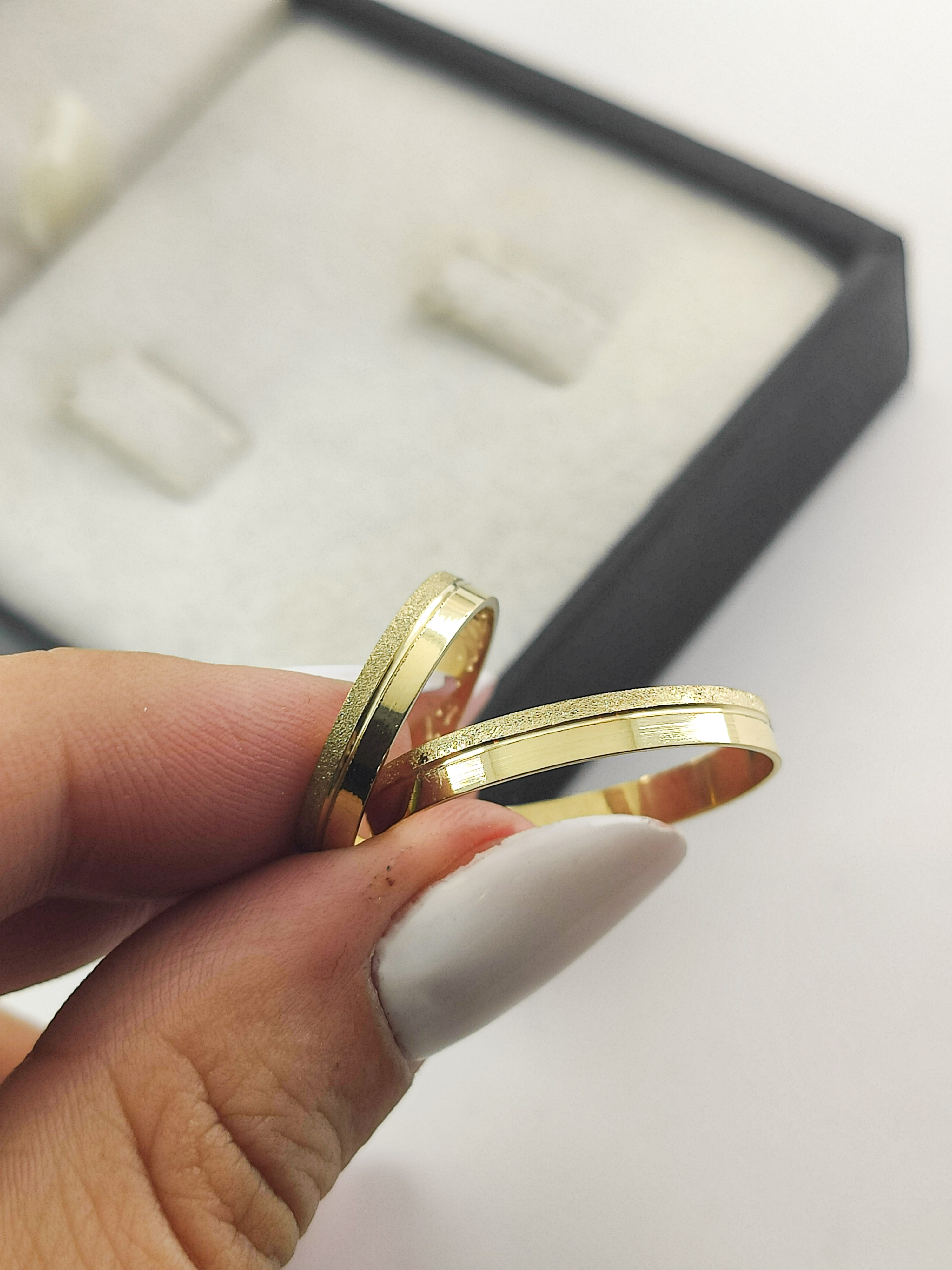 Aliança ouro 18k, 4mm, 6g
