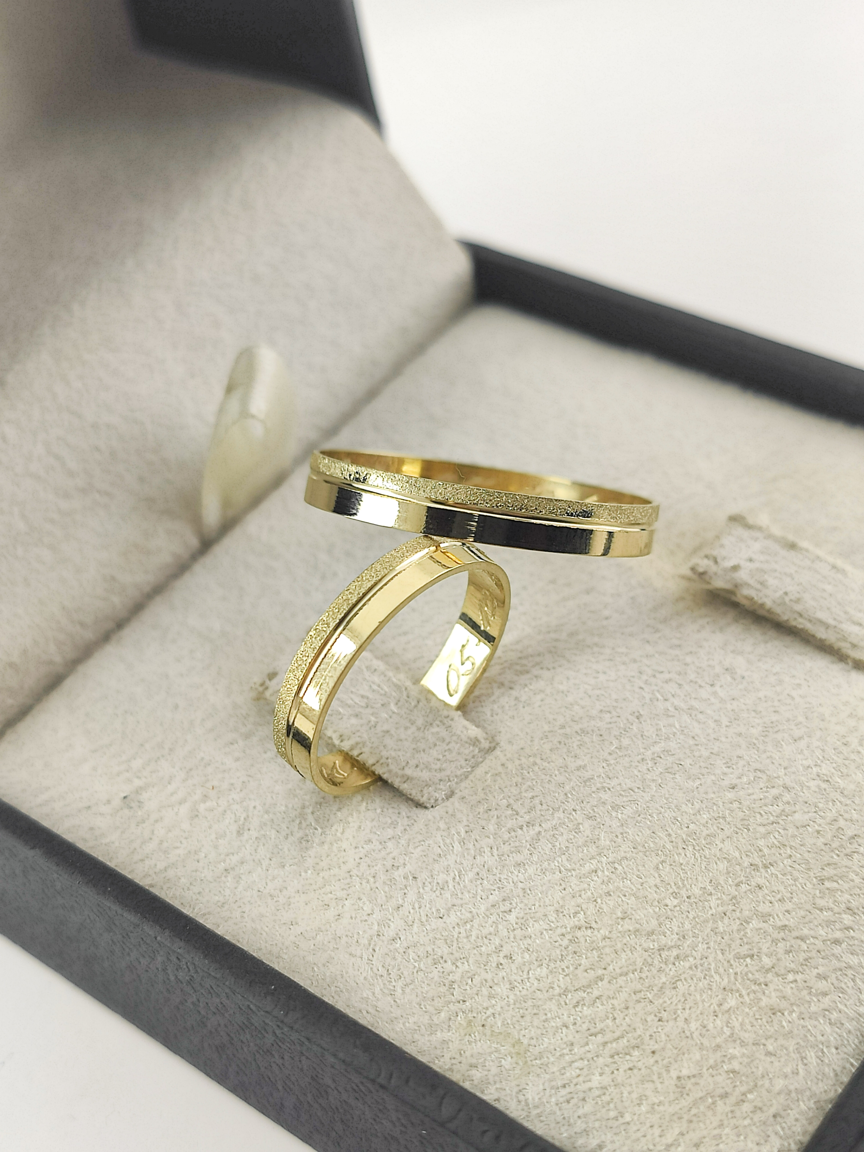 Aliança ouro 18k, 4mm, 6g