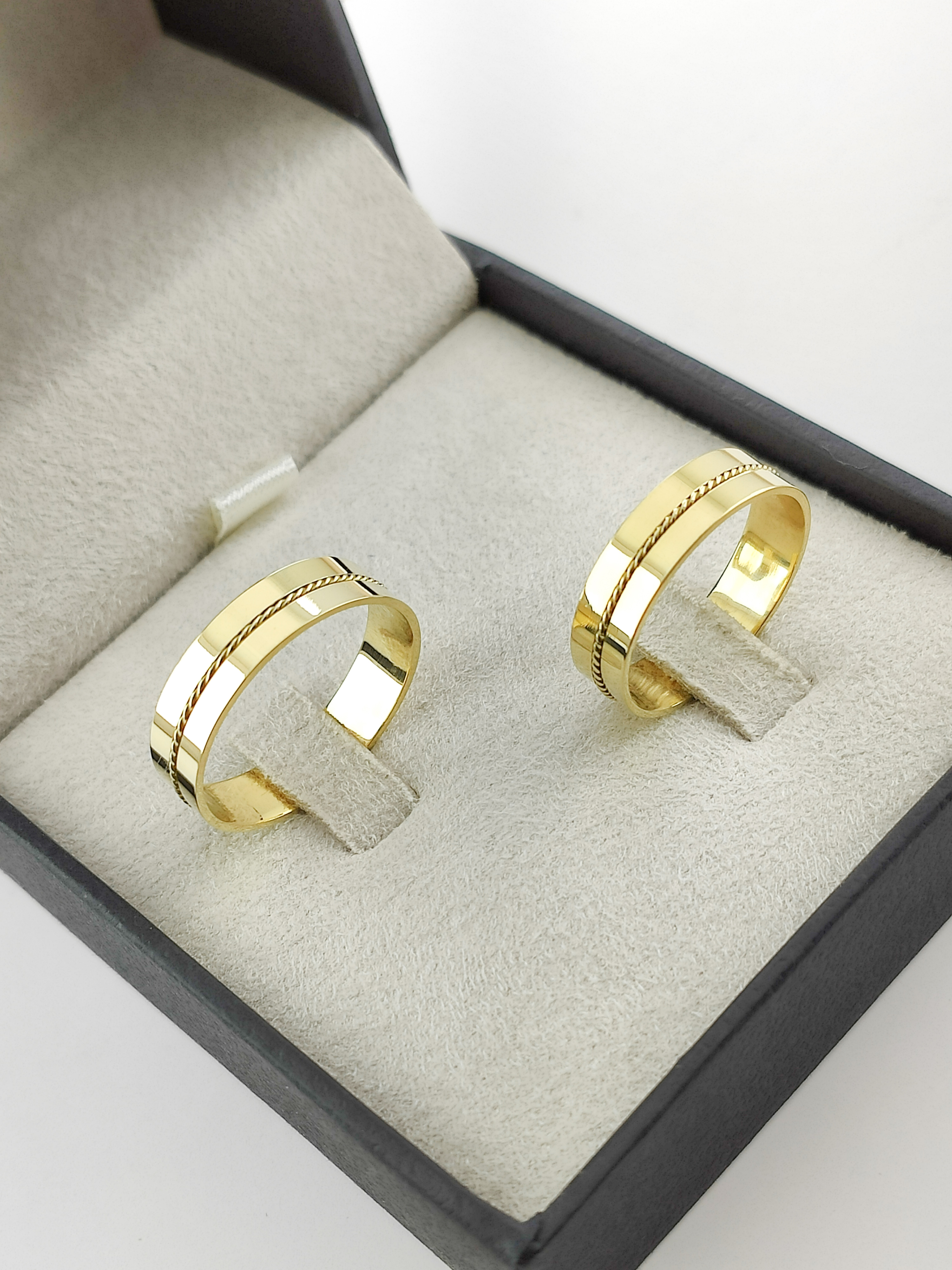 Aliança ouro 18k, 5mm, 8g