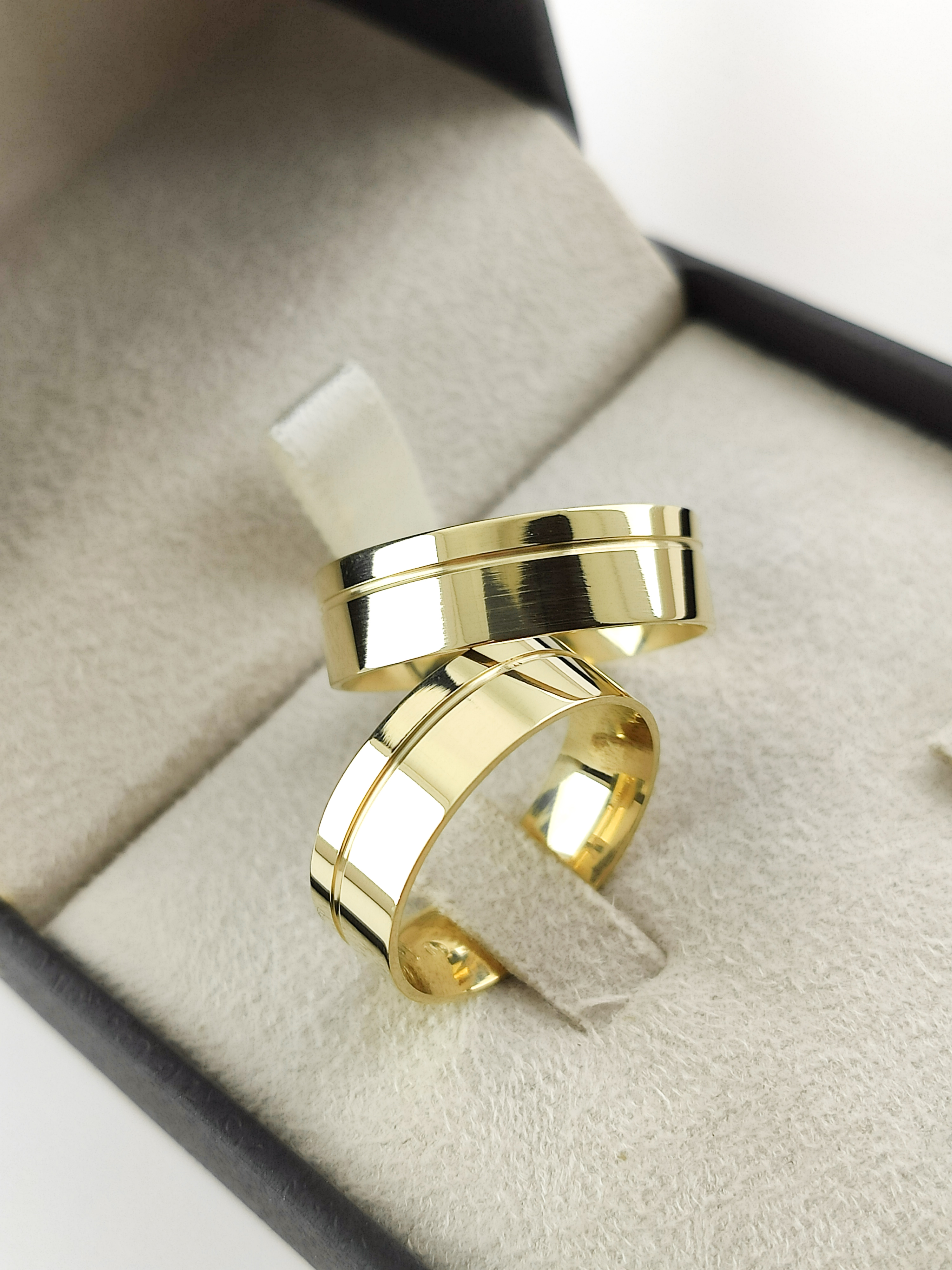Aliança ouro 18k, 6mm, 10g