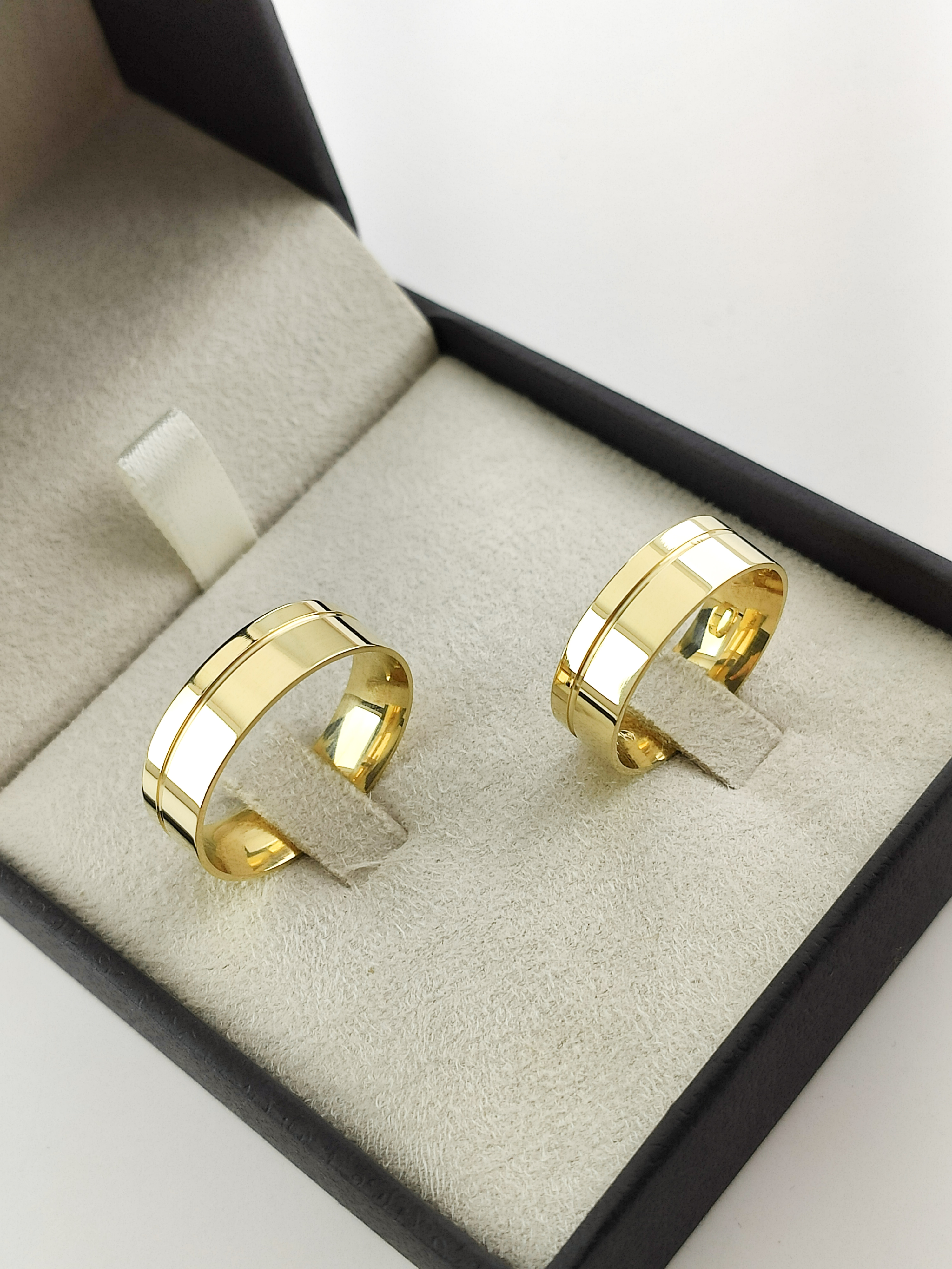 Aliança ouro 18k, 6mm, 10g