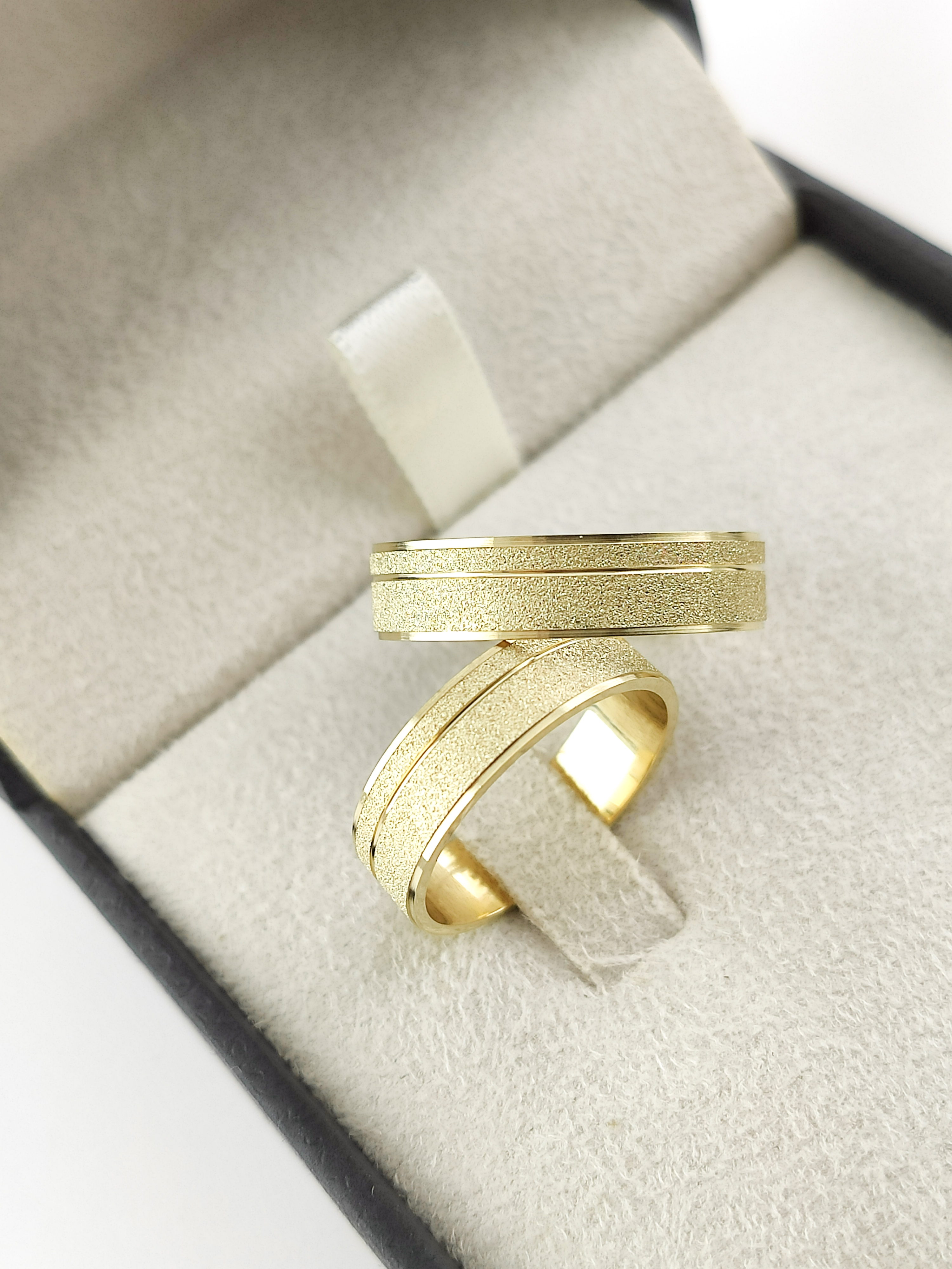 Aliança ouro 18k, 5mm, 7g