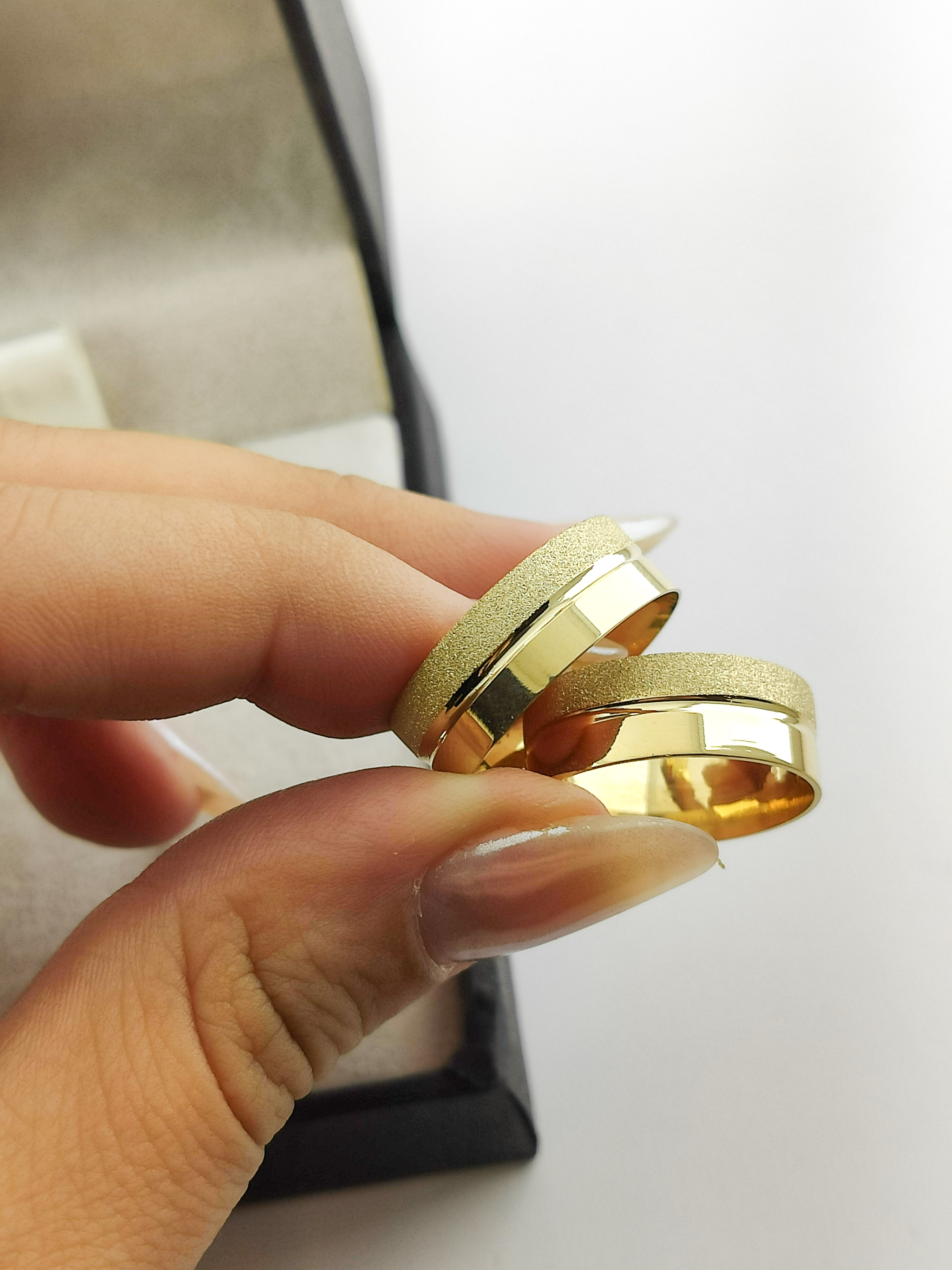 Aliança ouro 18k, 6mm, 8g