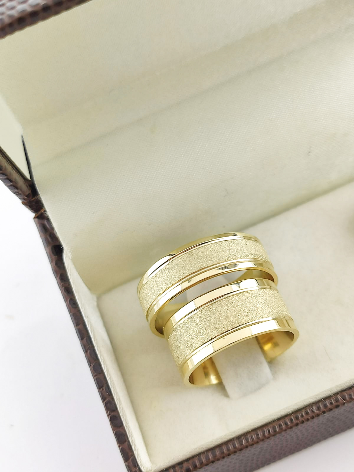 Aliança ouro 18k, 8mm, 14g