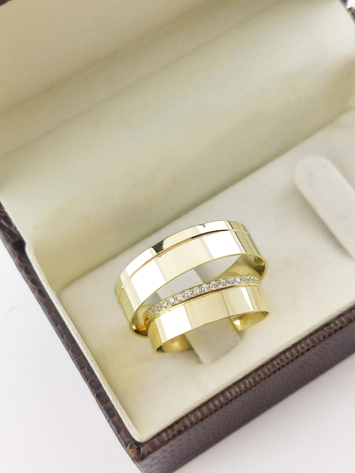 Aliança ouro 18k, 7mm, 14g, c/ 20 pedras