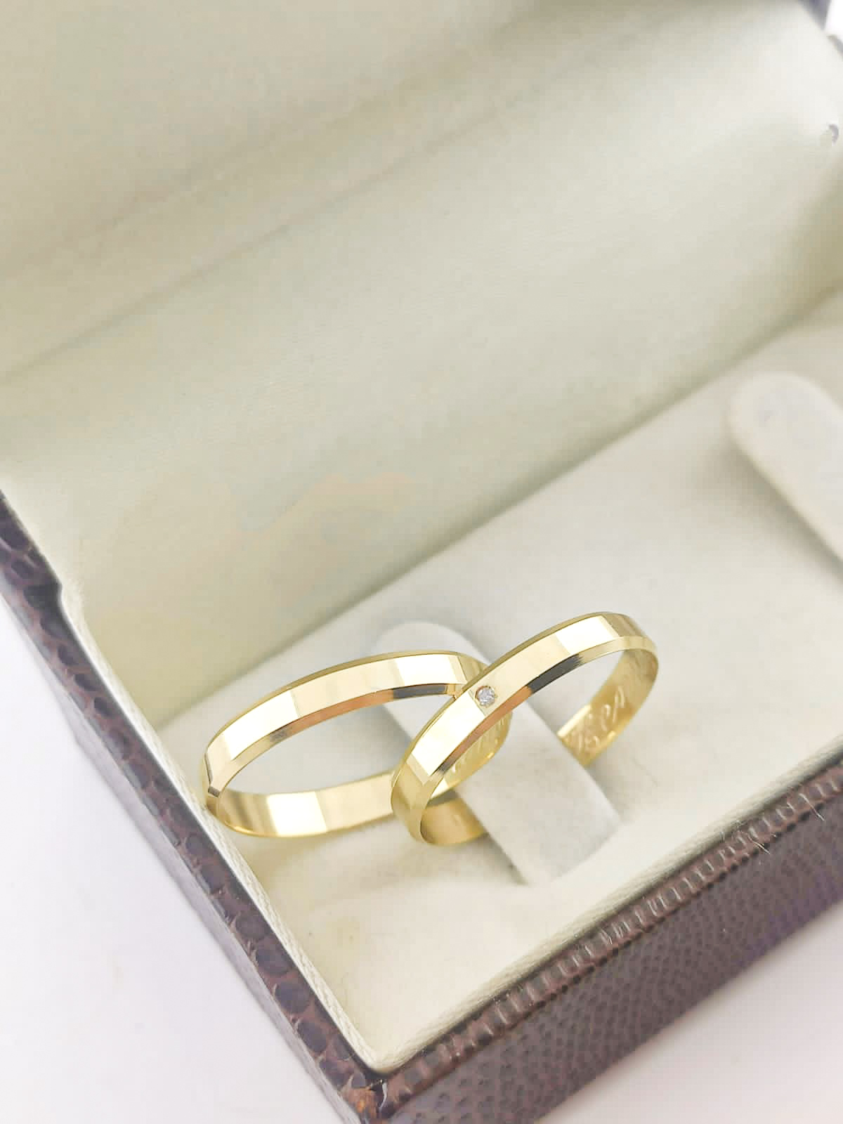 Aliança ouro 18k, 3mm, 6g, c/ 1 pedra