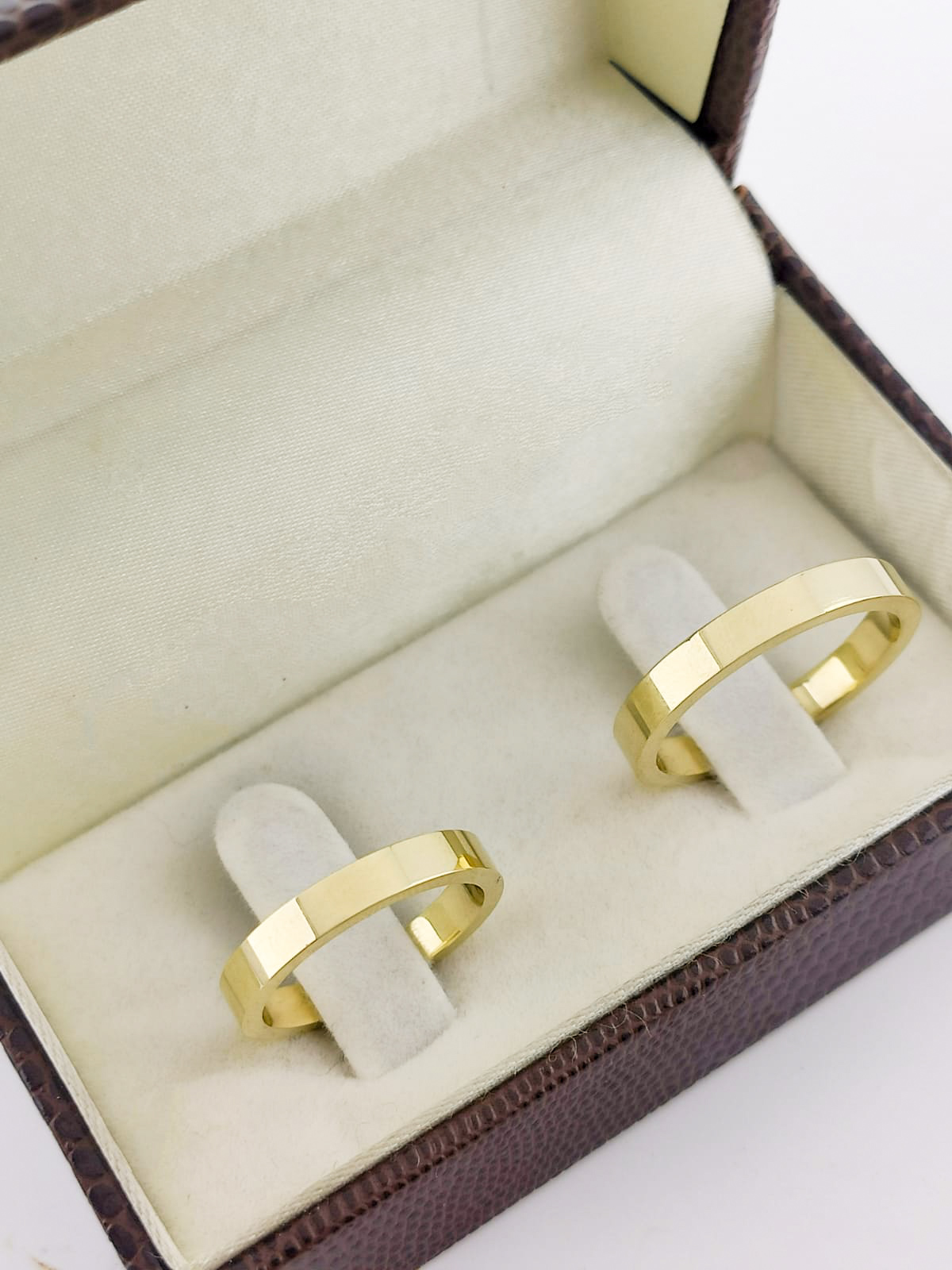 Aliança ouro 18k, 3mm, 9g