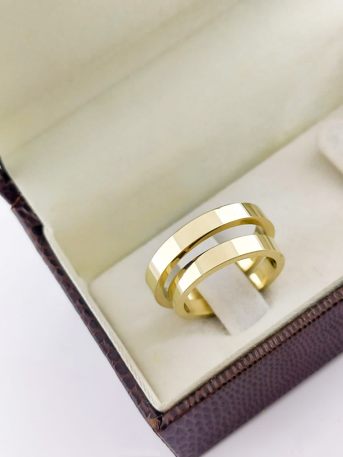 Aliança ouro 18k, 3mm, 9g