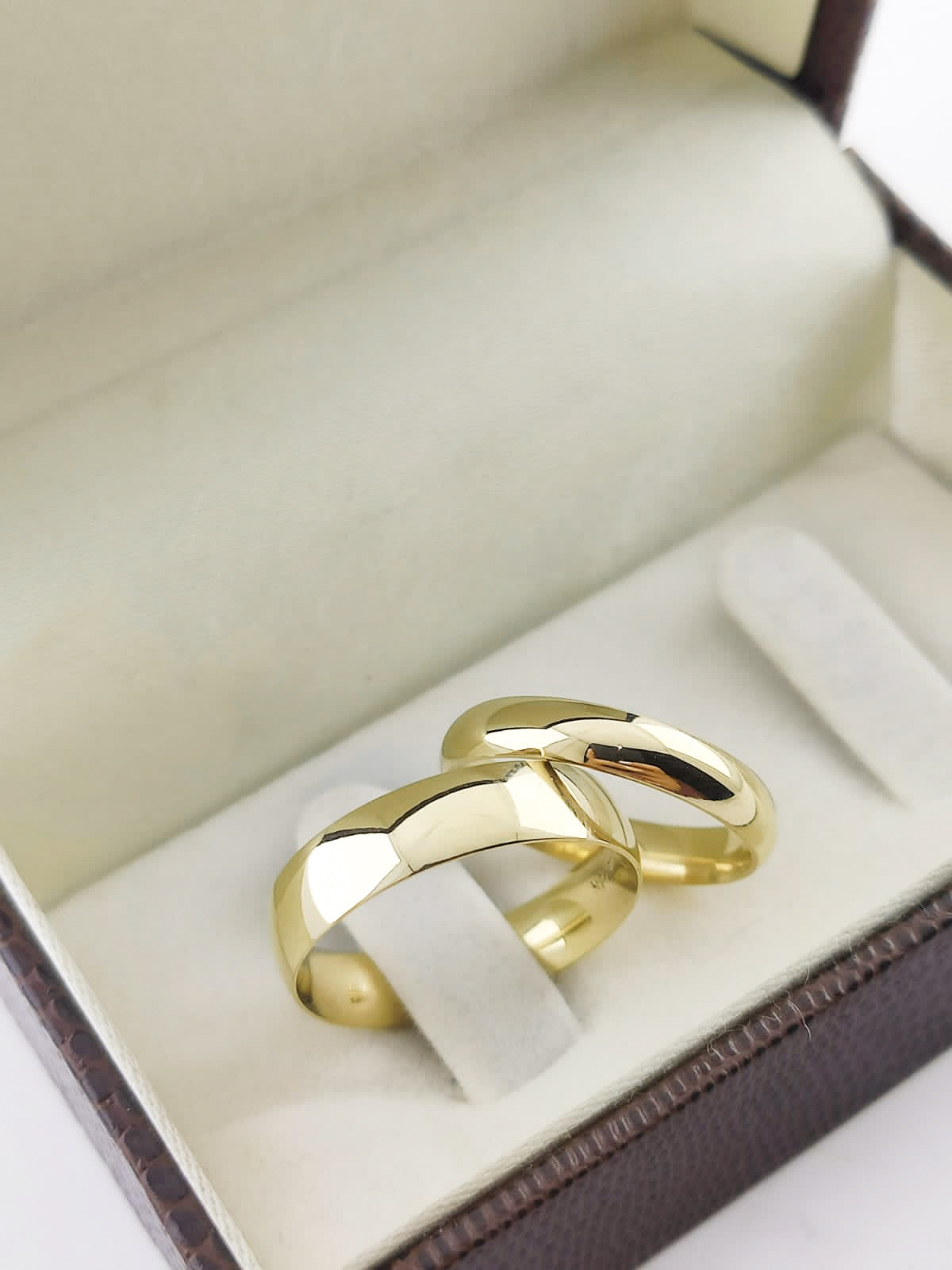 Aliança ouro 18k, 5mm, 10g