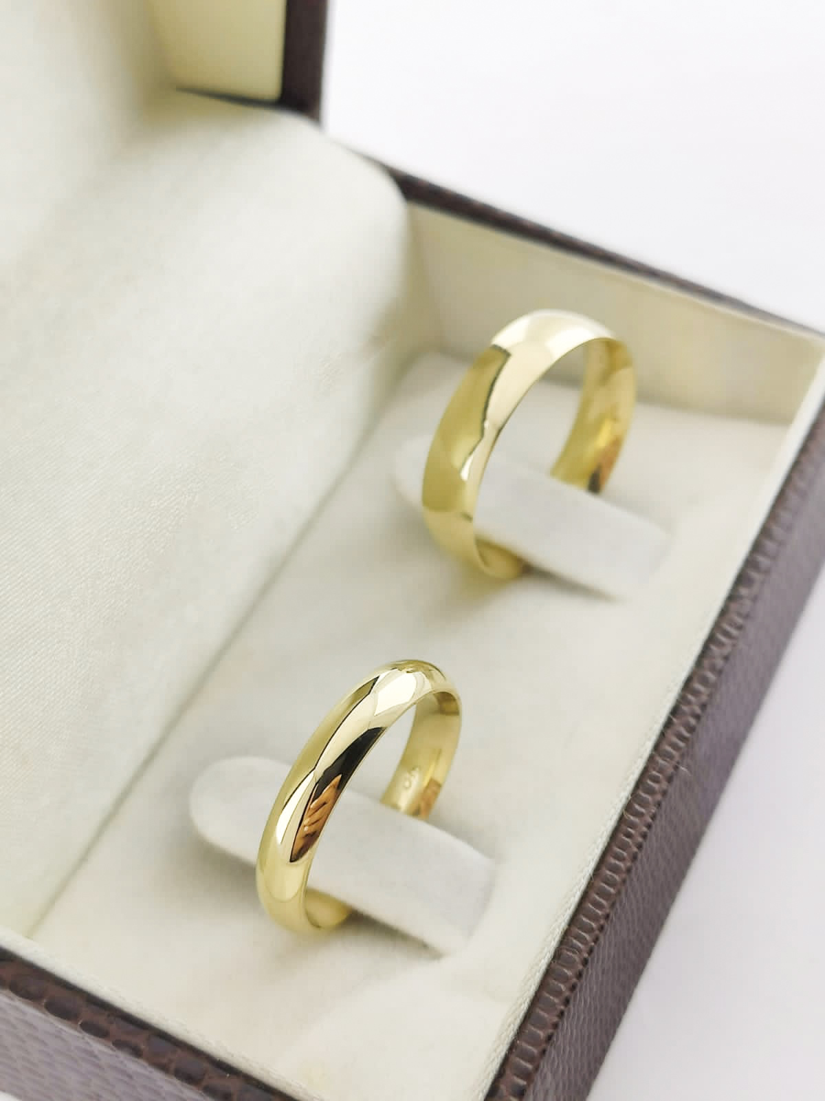 Aliança ouro 18k, 5mm, 10g